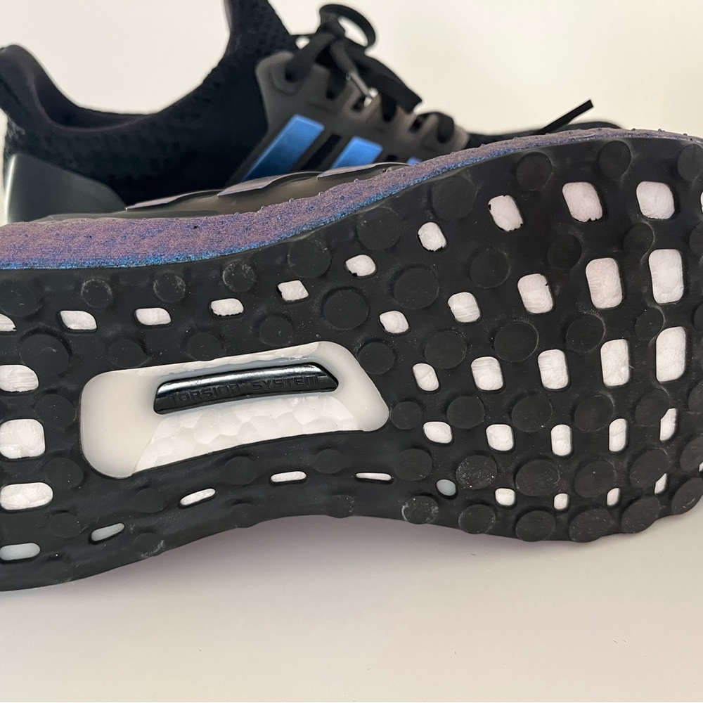 NEW Adidas Ultraboost. Special Edition. Men’s 7 woman’s 8 - Picture 3 of 7